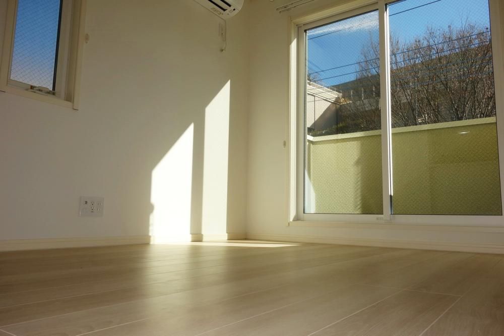 �y�Z�L�����e�B�z�@