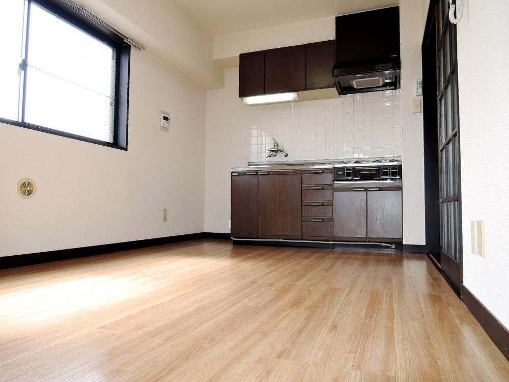 �y���ԁE���r���O�z�@