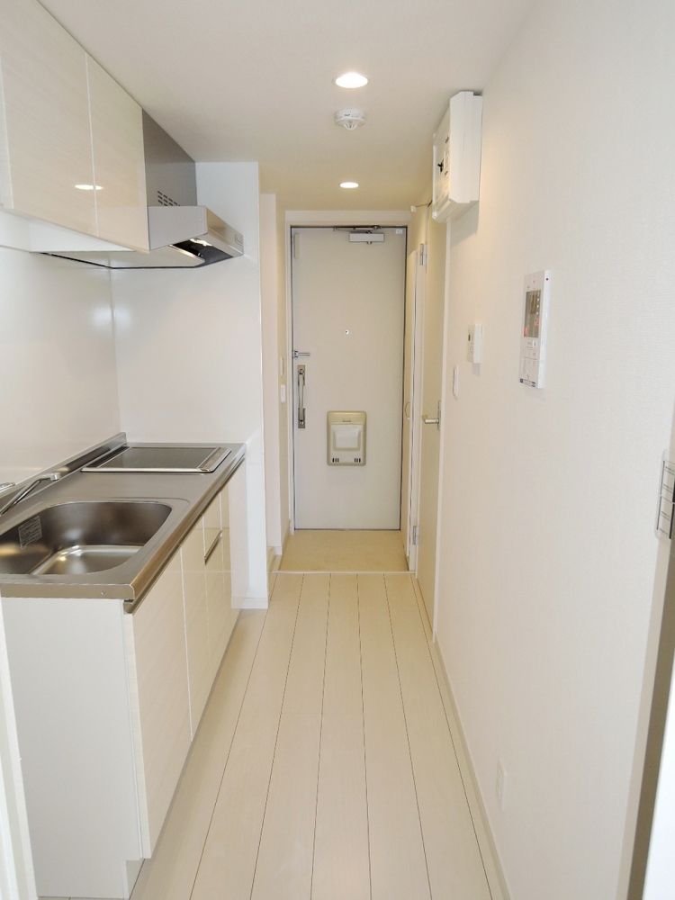 �y�Z�L�����e�B�z�@