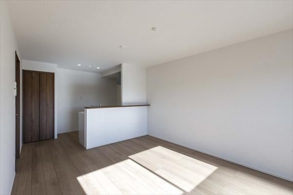 �y���ԁE���r���O�z�@