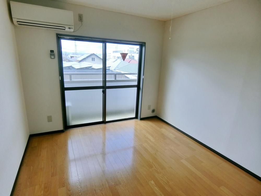 �y���ԁE���r���O�z�@