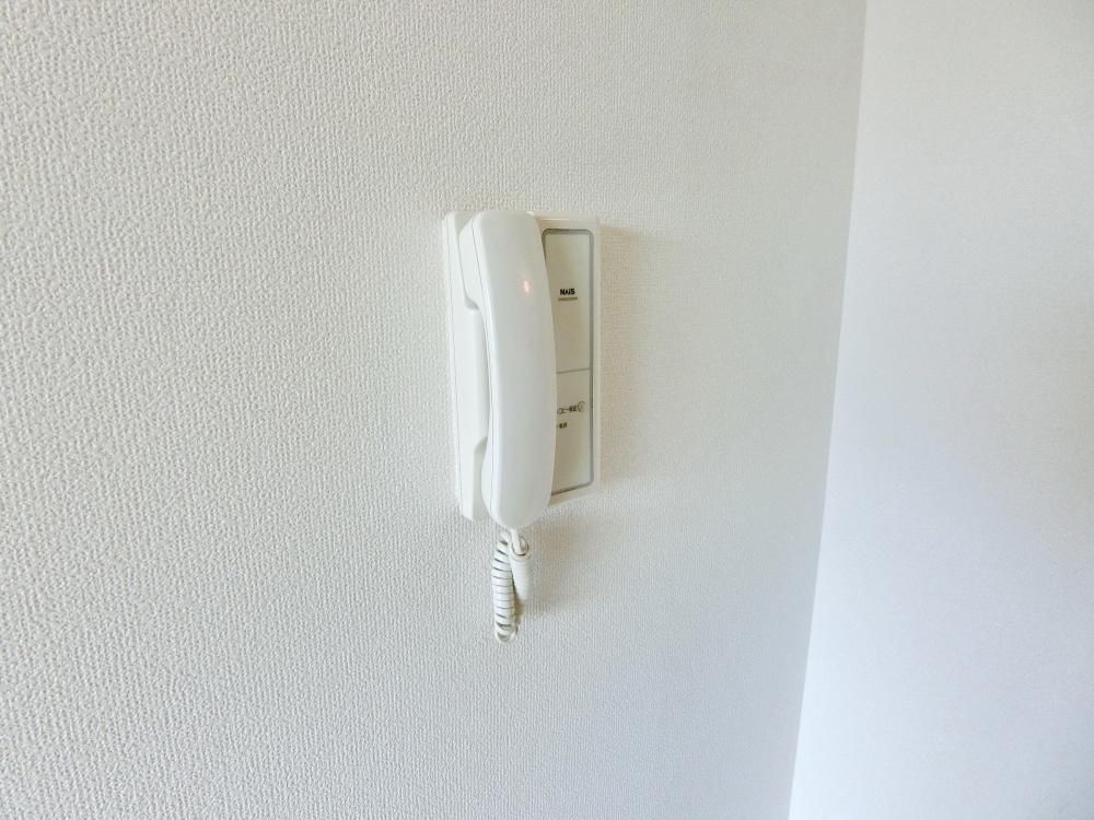 �y�Z�L�����e�B�z�@