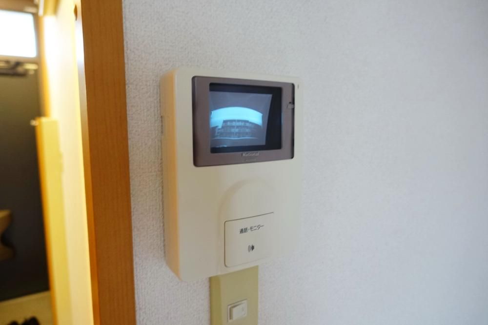 �y�Z�L�����e�B�z�@