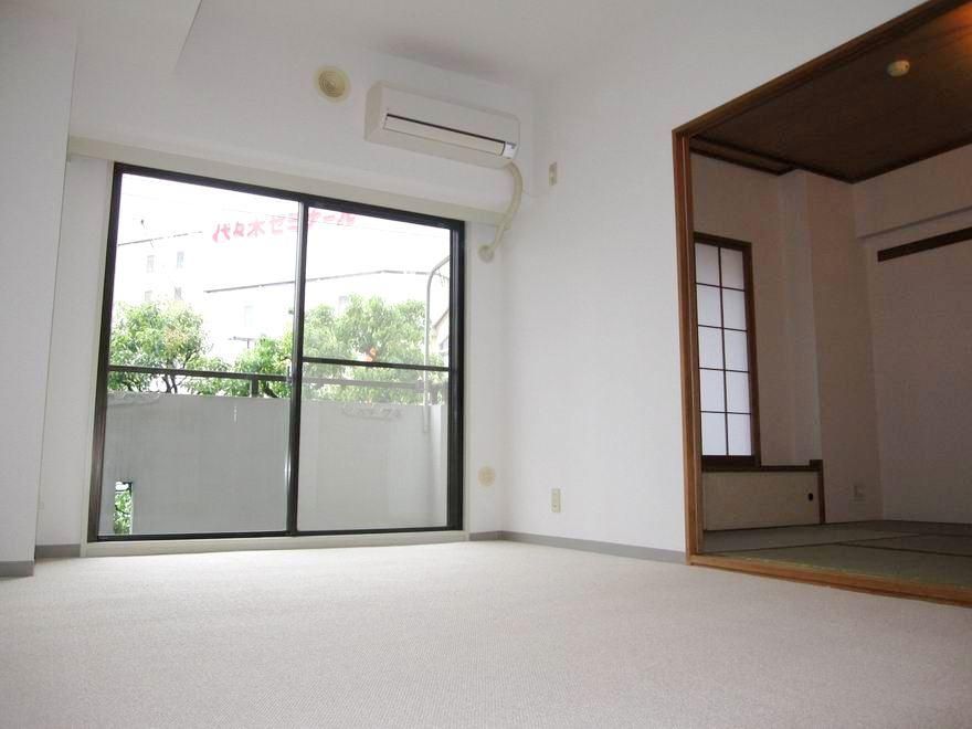 �y���ԁE���r���O�z�@