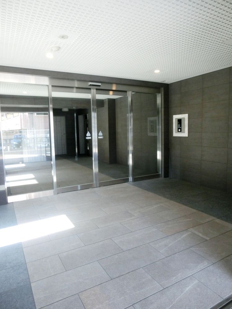 �y�G���g�����X�z�@