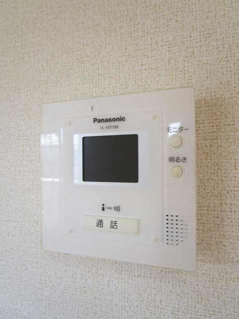 �y�Z�L�����e�B�z�@