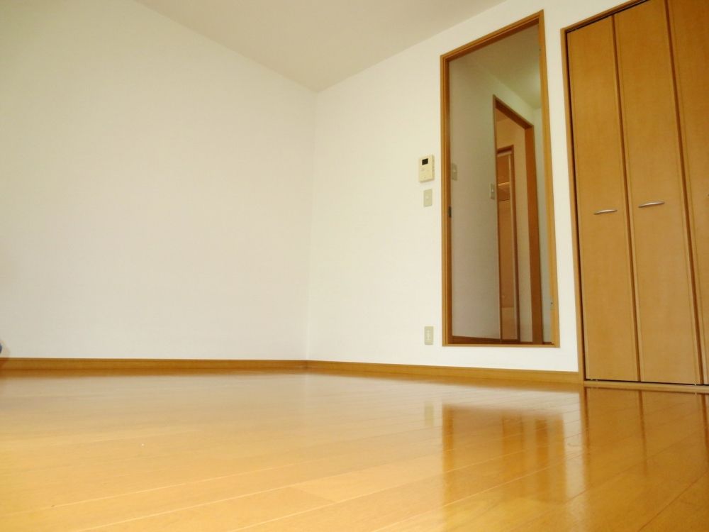 �y���ԁE���r���O�z�@