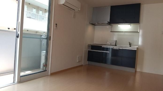 �y���ԁE���r���O�z�@