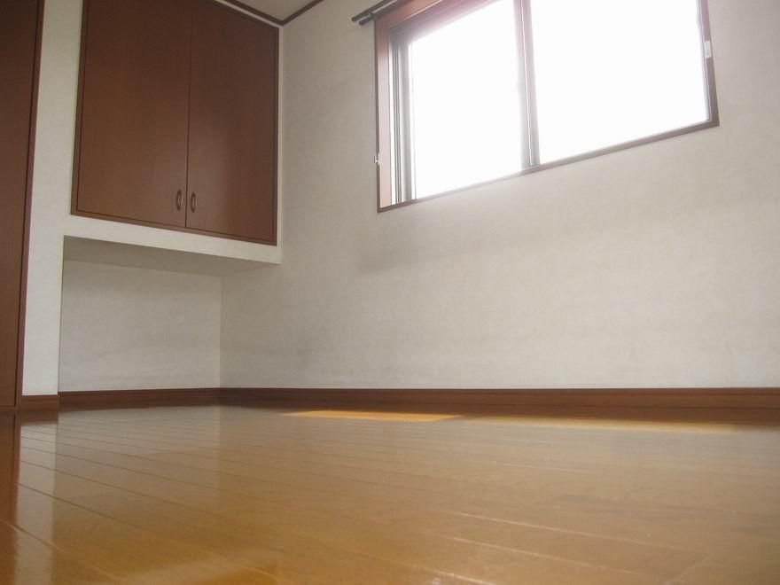 �y���]�z�@