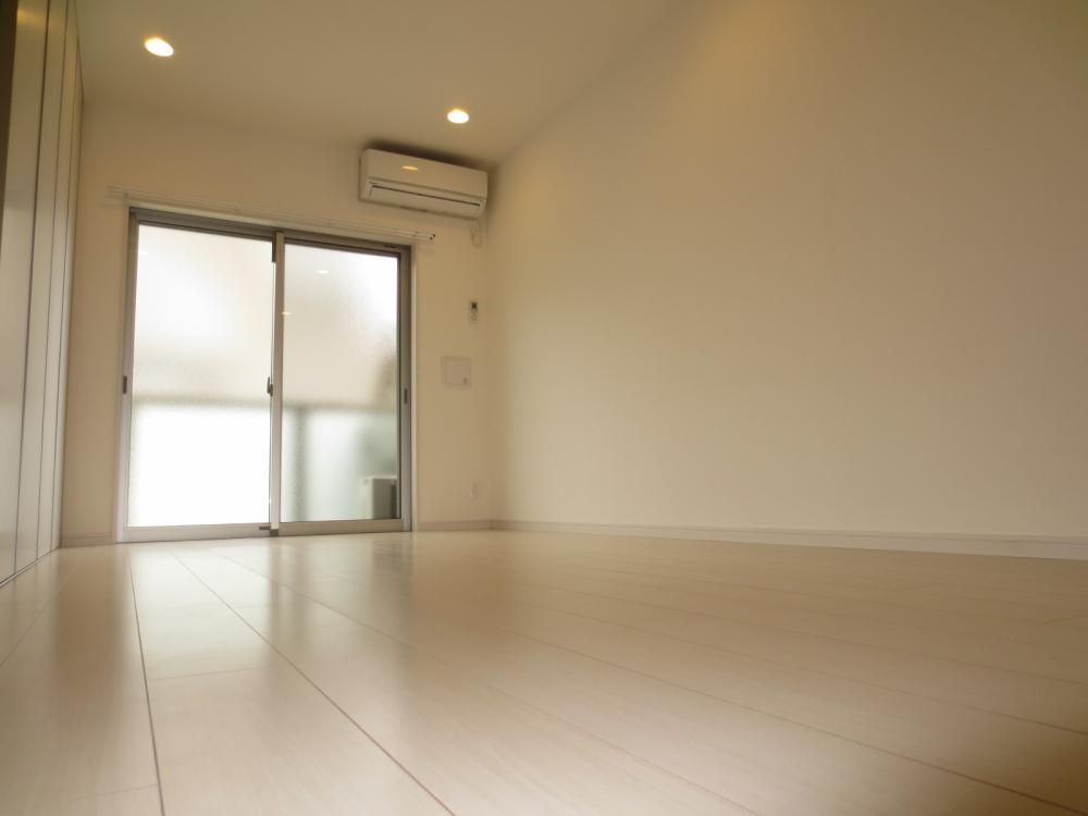 �y�����E���r���O�z�@