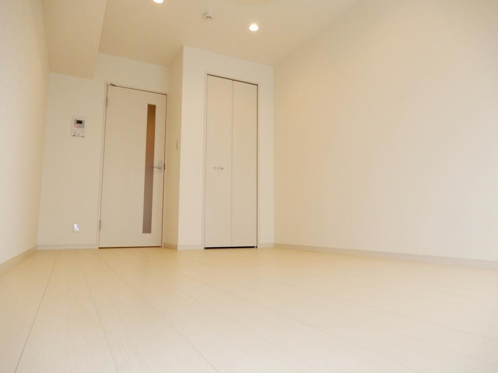 �y�Z�L�����e�B�z�@