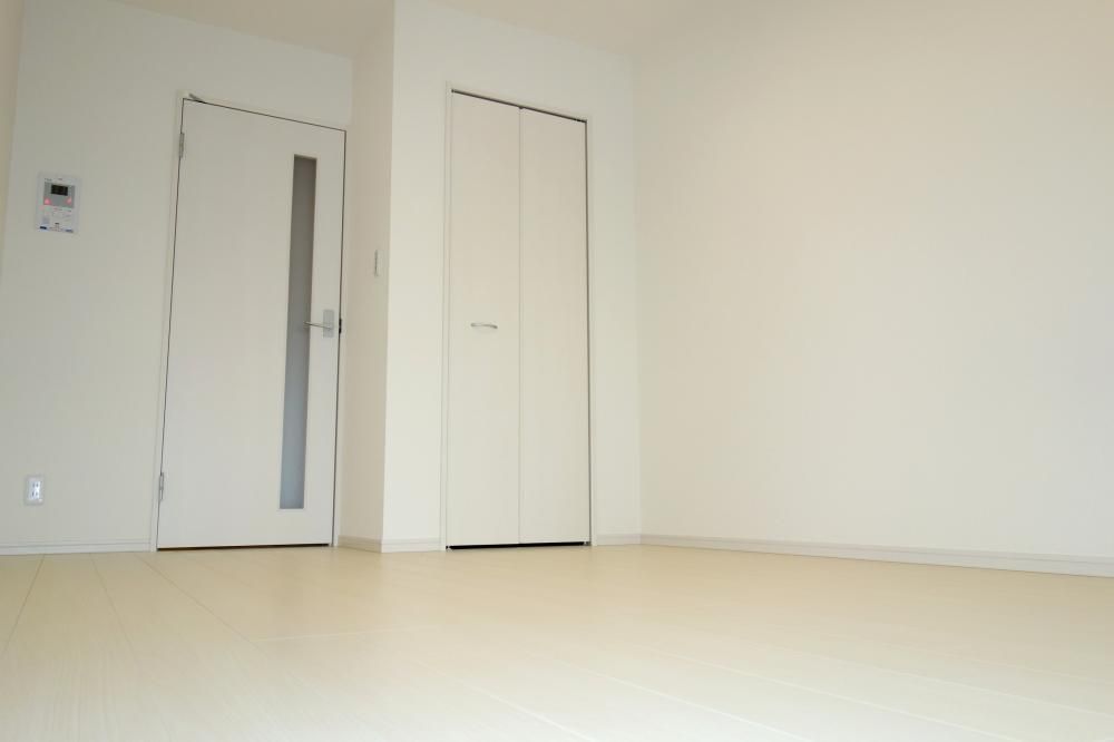 �y�Z�L�����e�B�z�@