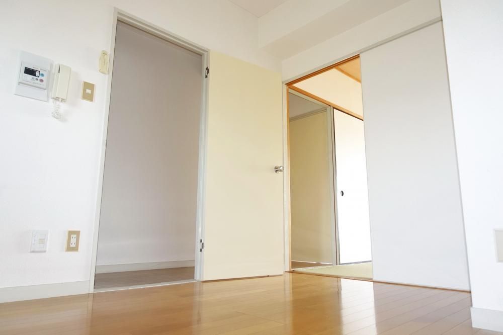 �y���ԁE���r���O�z�@