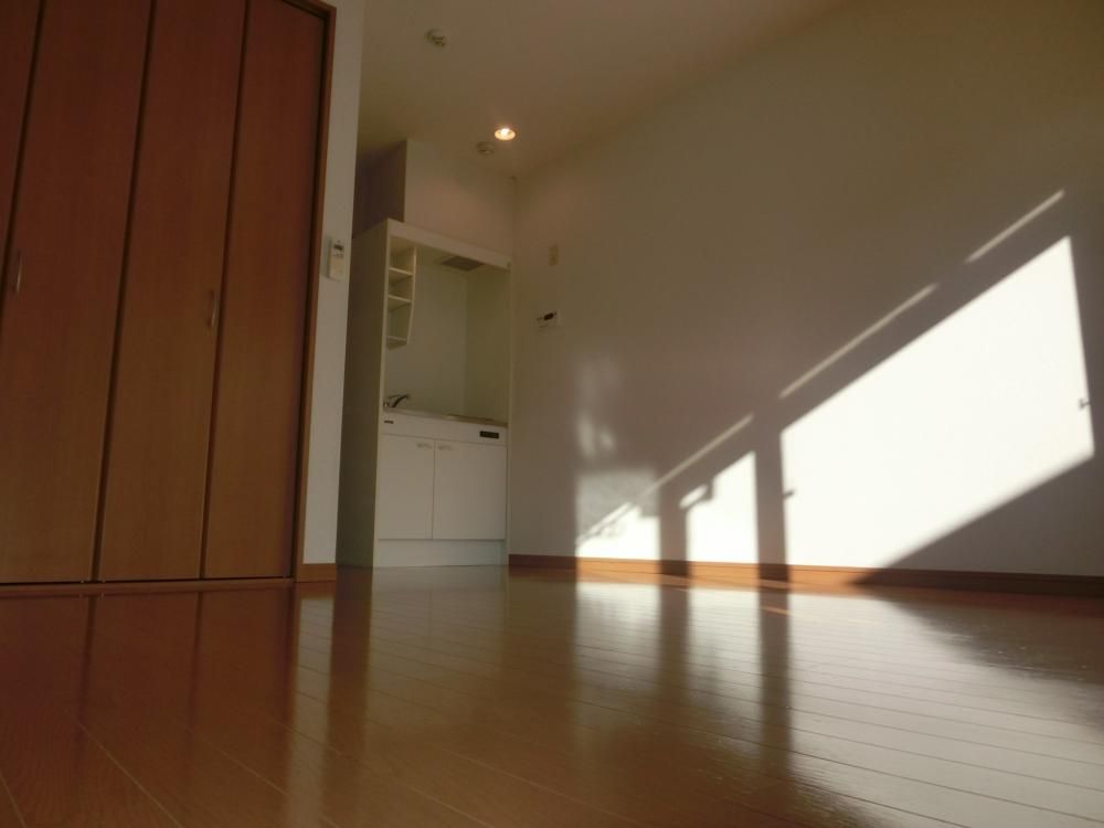 �y���ԁE���r���O�z�@