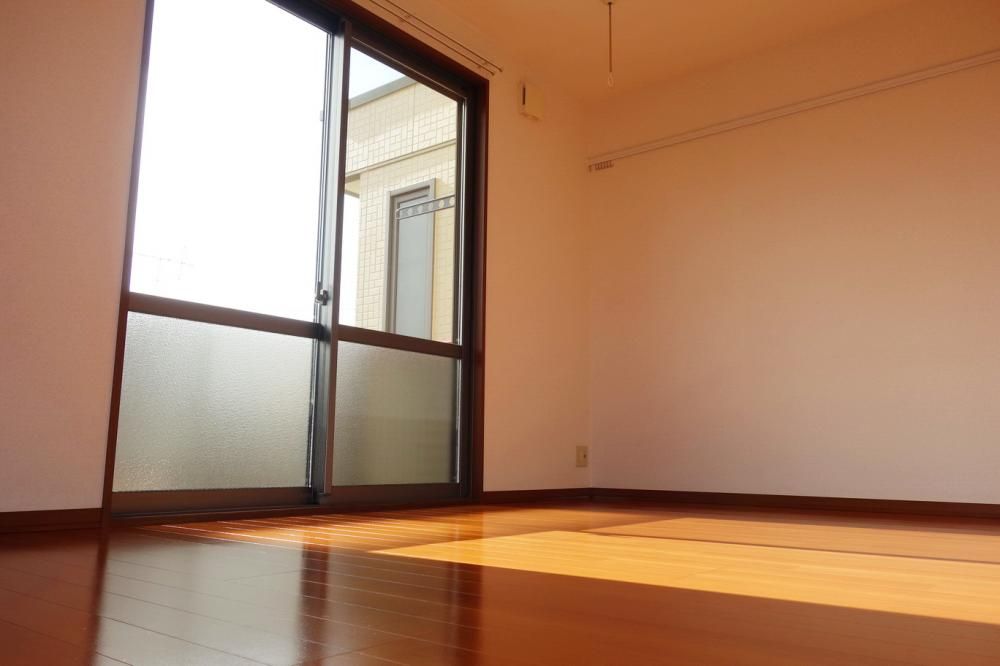 �y���]�z�@