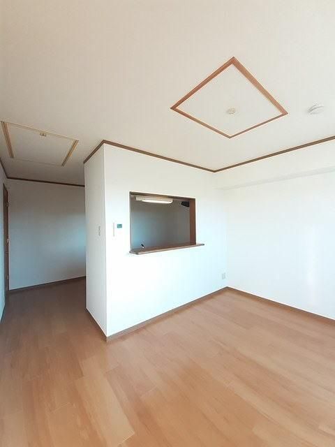 �y���ԁE���r���O�z�@