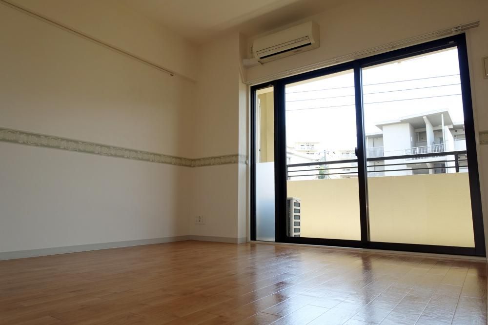�y�����E���r���O�z�@
