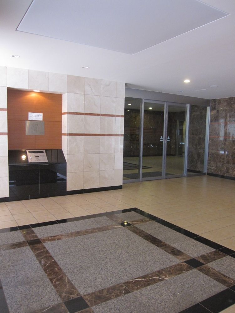 �y�G���g�����X�z�@