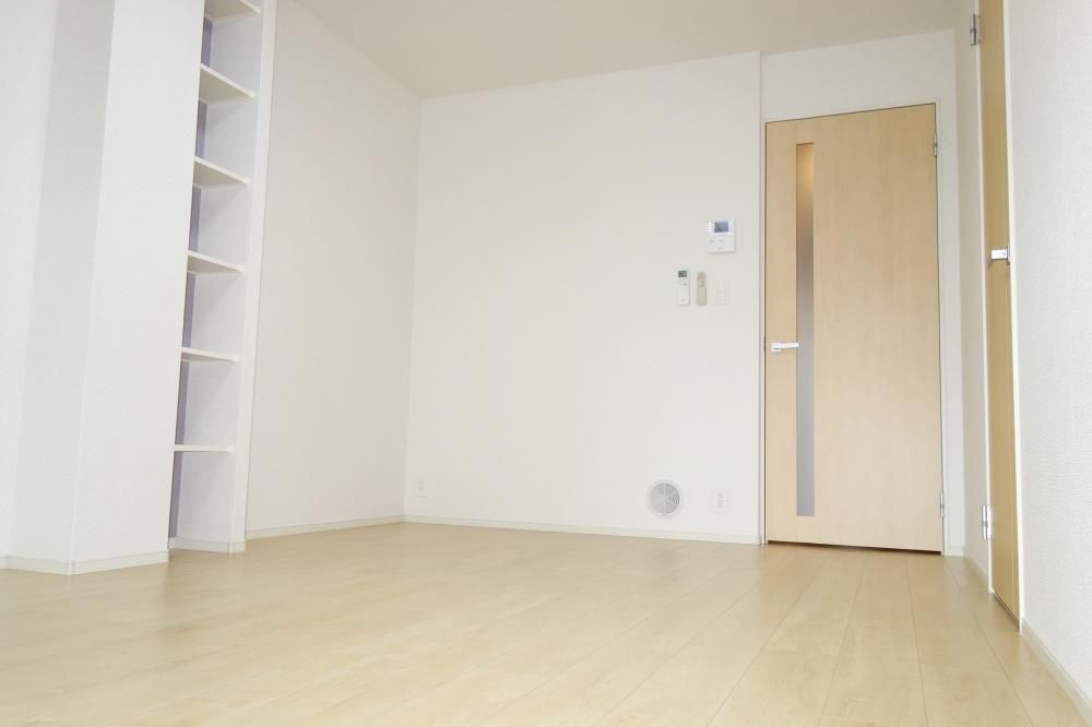 �y���ԁE���r���O�z�@