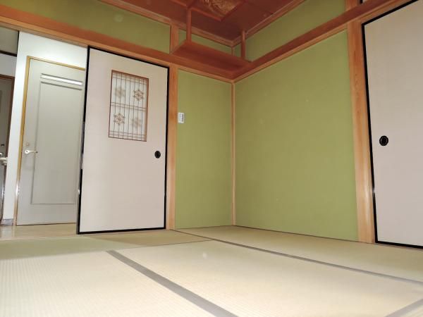 �y�Z�L�����e�B�z�@