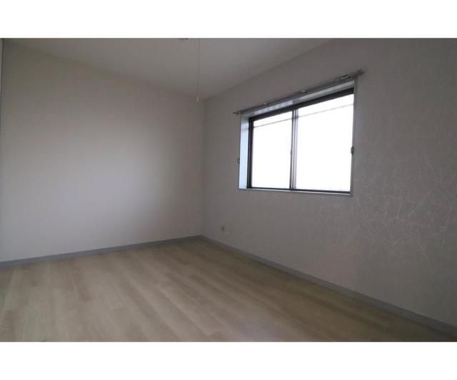 �y���]�z�@