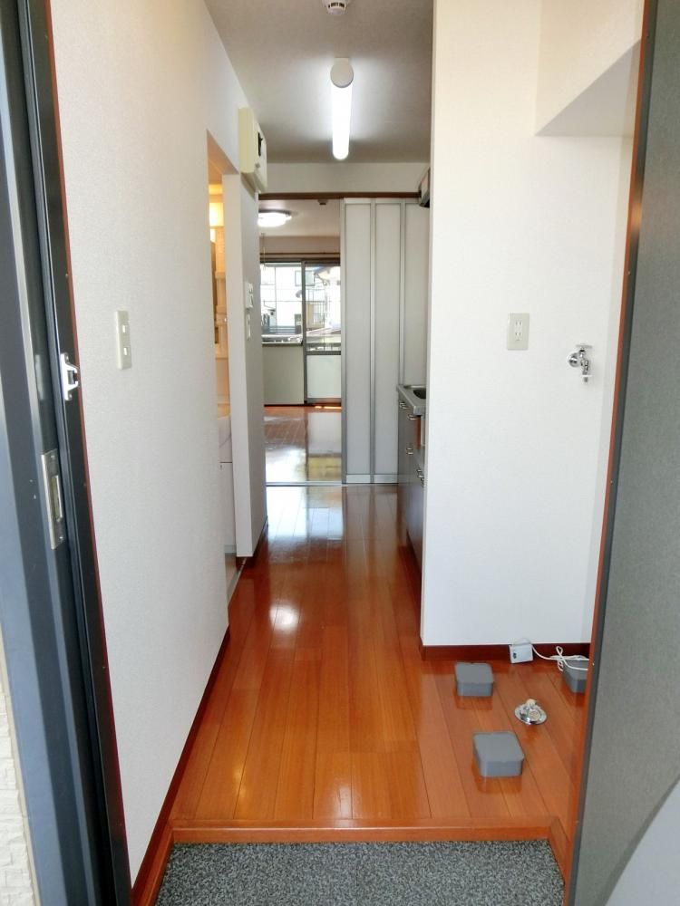 �y�Z�L�����e�B�z�@
