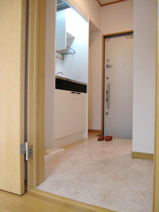 �y�Z�L�����e�B�z�@