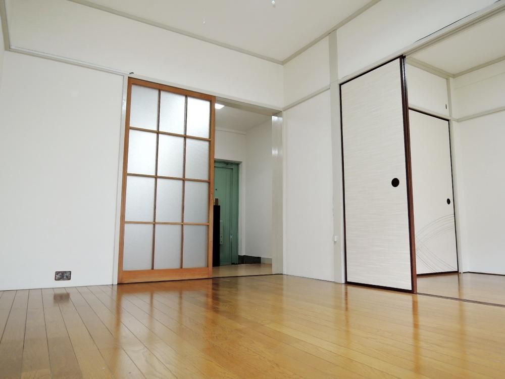 �y���ԁE���r���O�z�@