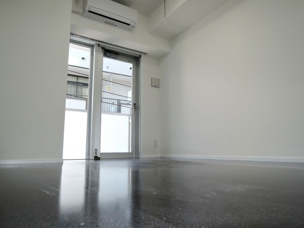 �y���ԁE���r���O�z�@