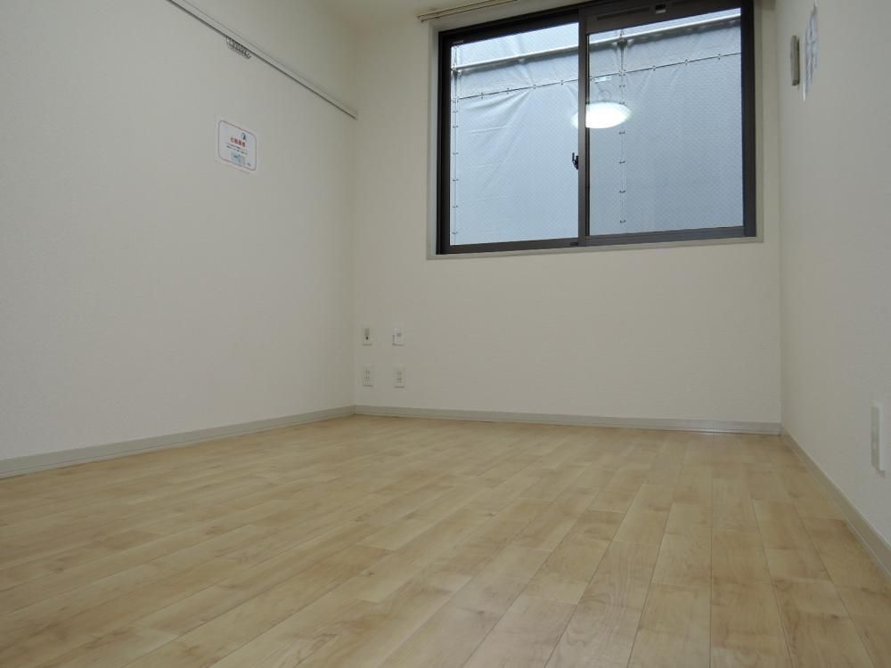 �y�����E���r���O�z�@