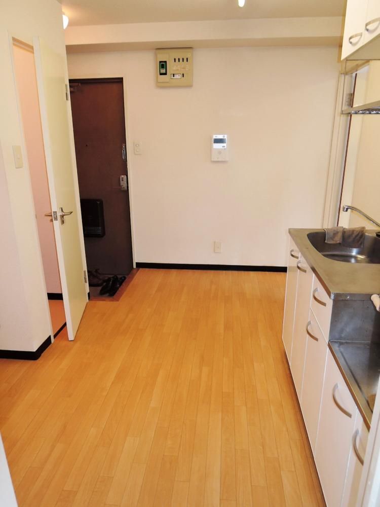 �y���ԁE���r���O�z�@