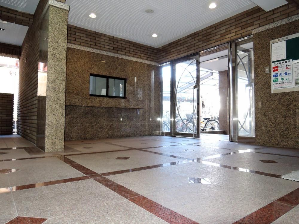 �y�G���g�����X�z�@