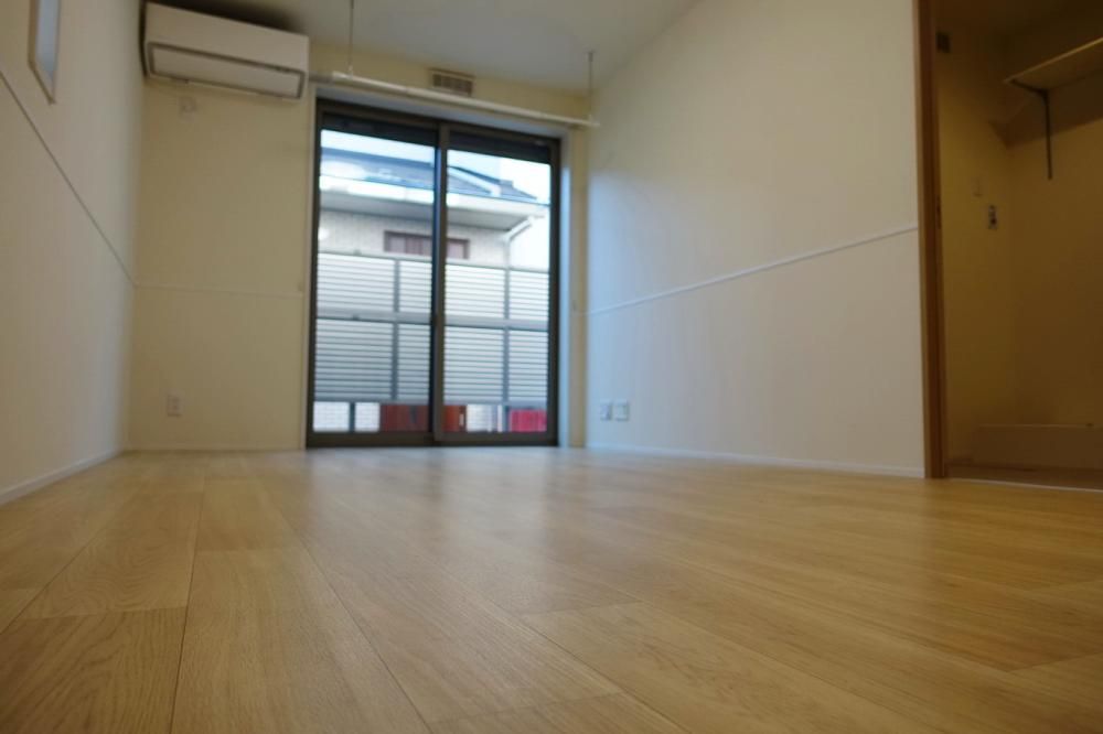 �y���]�z�@