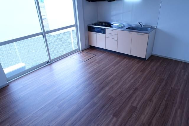 �y���ԁE���r���O�z�@