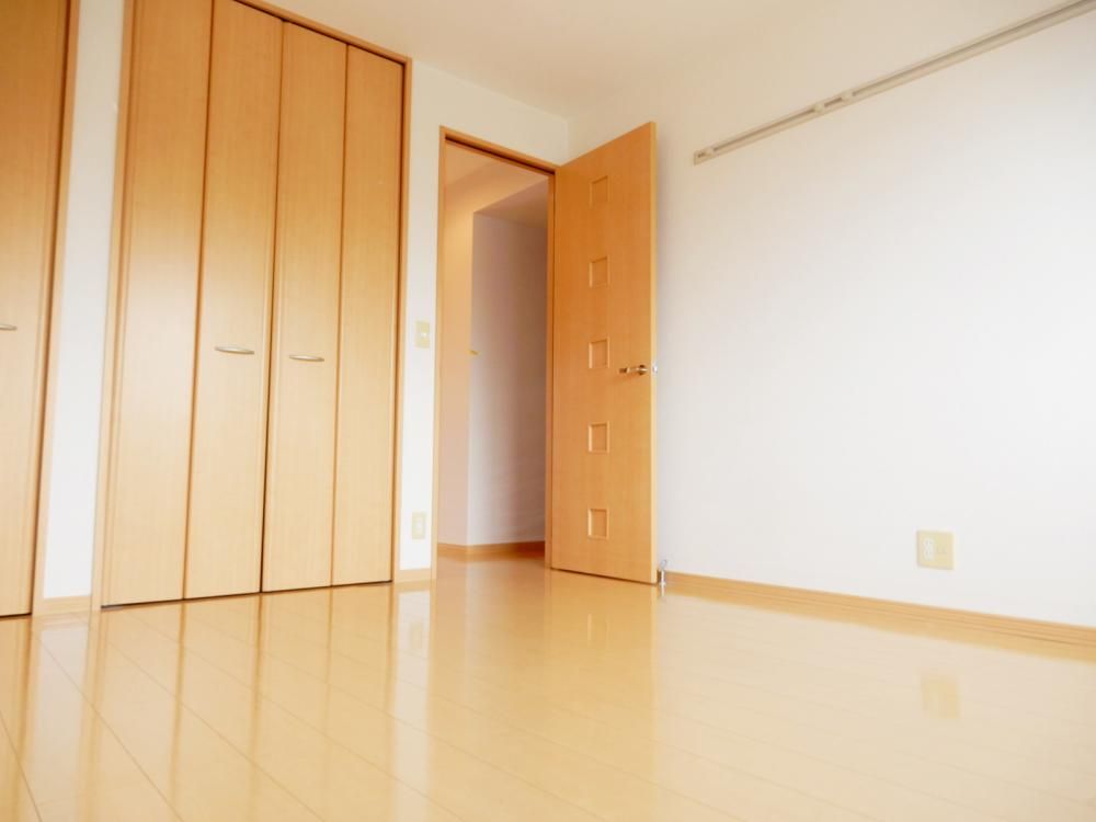 �y�Z�L�����e�B�z�@