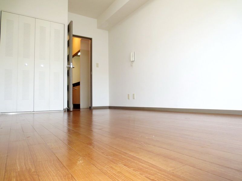 �y���ԁE���r���O�z�@