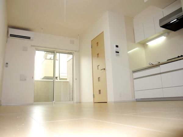 �y���ԁE���r���O�z�@