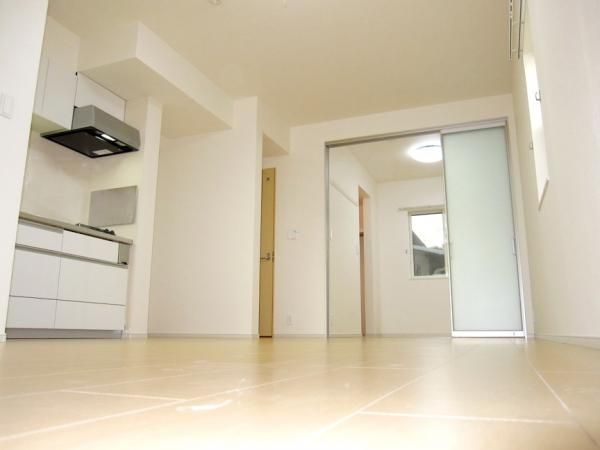 �y�Z�L�����e�B�z�@