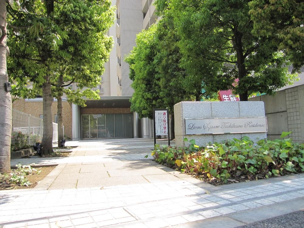 �y�G���g�����X�z�@