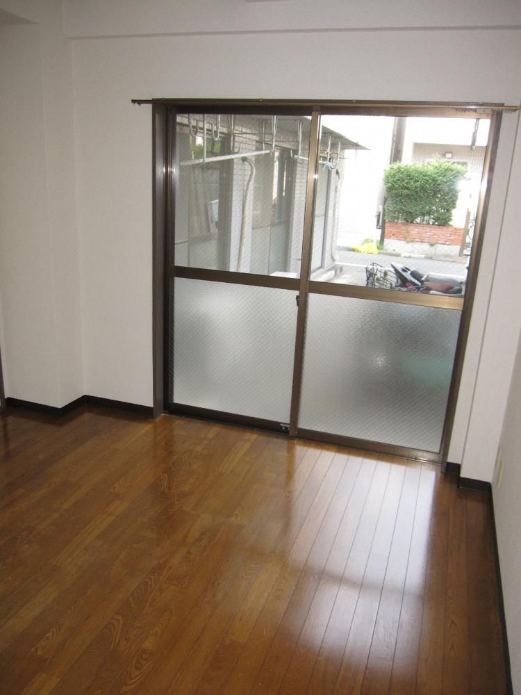 �y�����E���r���O�z�@