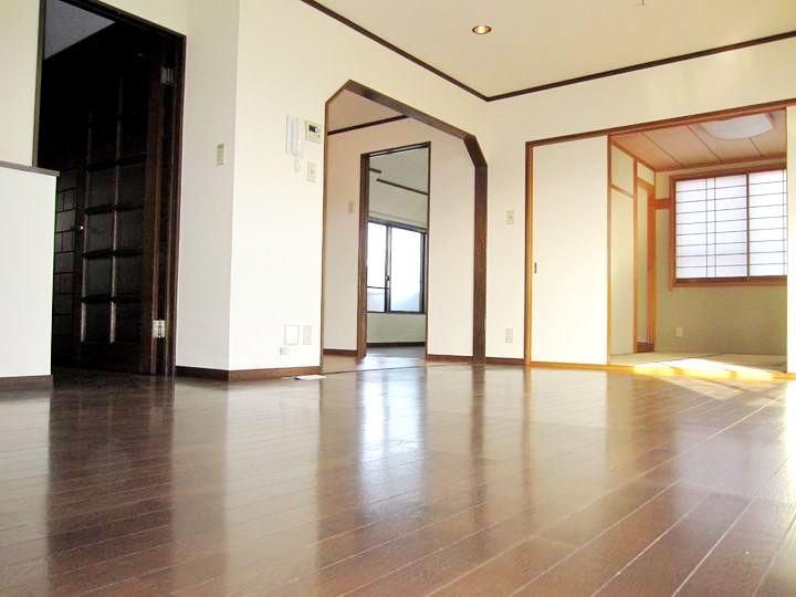 �y���ԁE���r���O�z�@