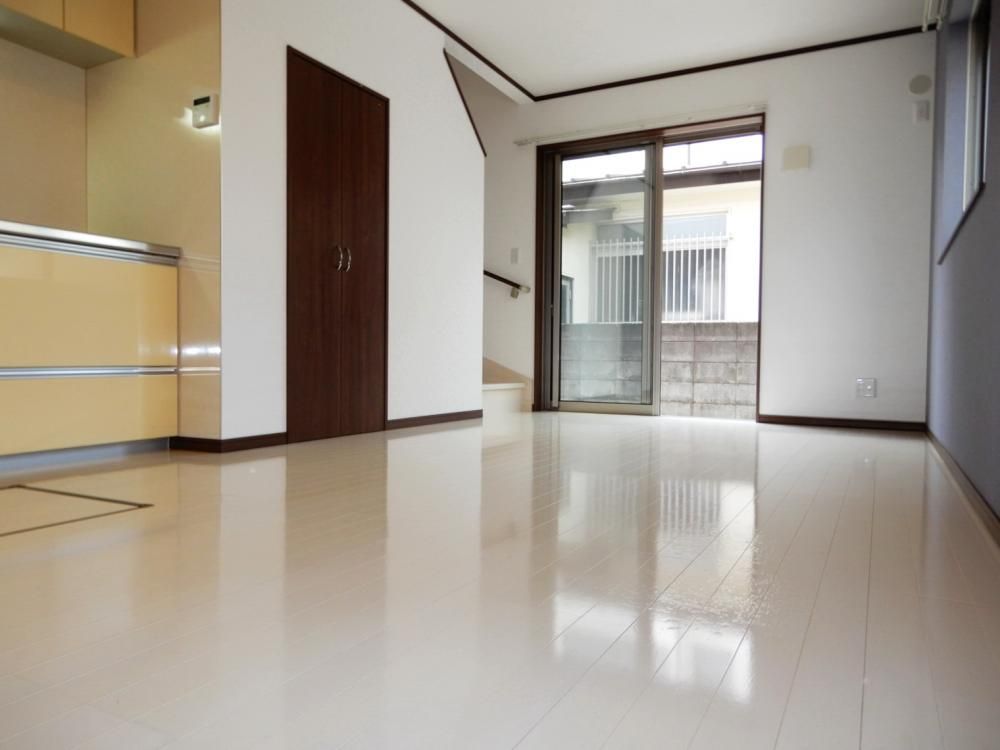 �y���ԁE���r���O�z�@