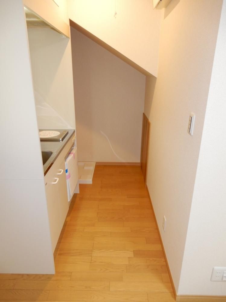 �y�Z�L�����e�B�z�@