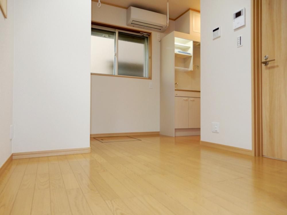 �y���]�z�@