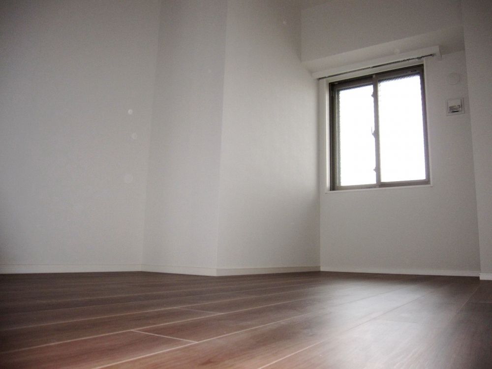 �y���]�z�@