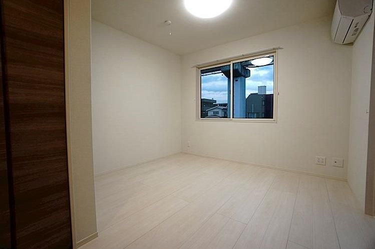 �y���ԁE���r���O�z�@