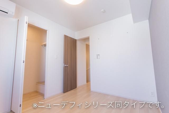 �y���̑��ݔ��z�@