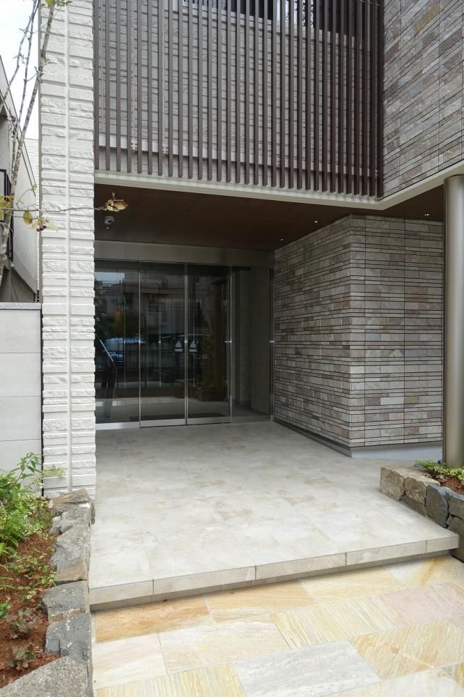 �y�G���g�����X�z�@