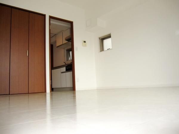 �y���ԁE���r���O�z�@