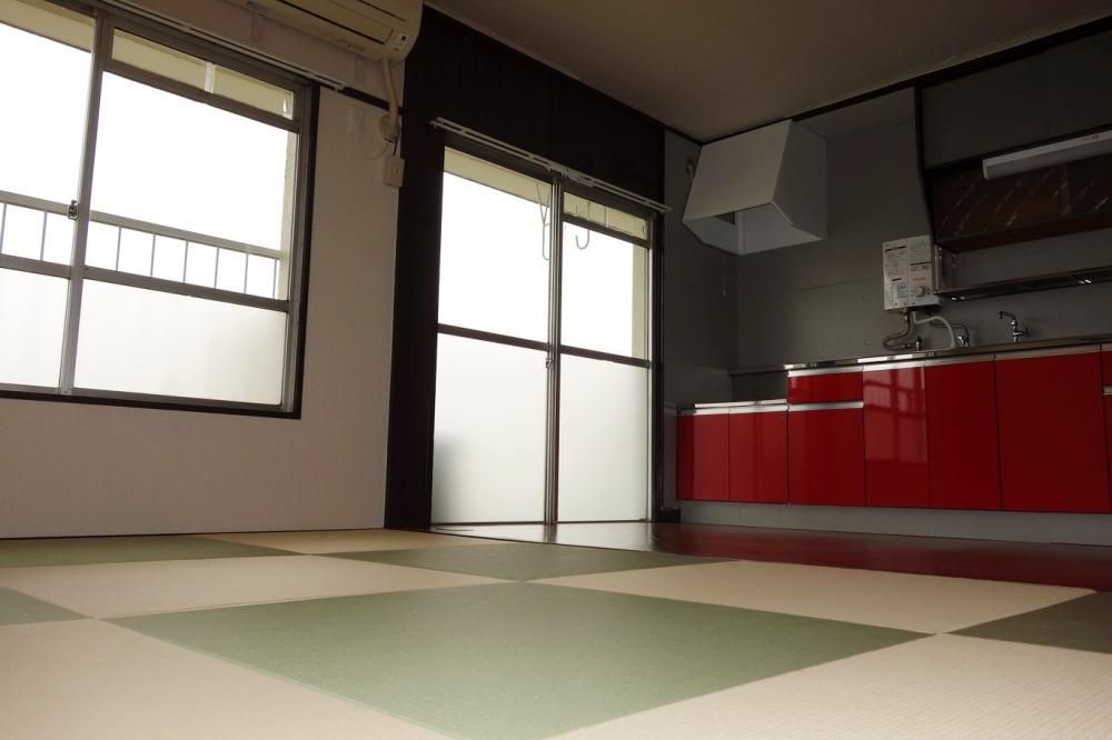 �y���ԁE���r���O�z�@